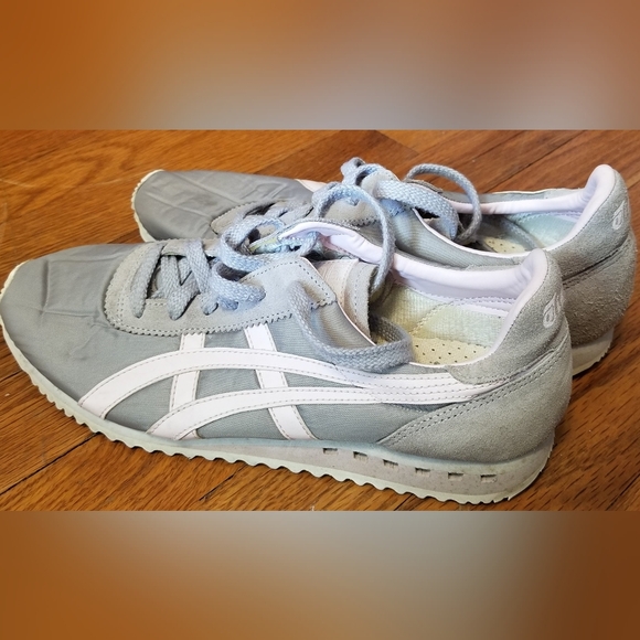 Women's Onitsuka Tiger Asics Gray and Light Pink Shoes - Picture 2 of 4